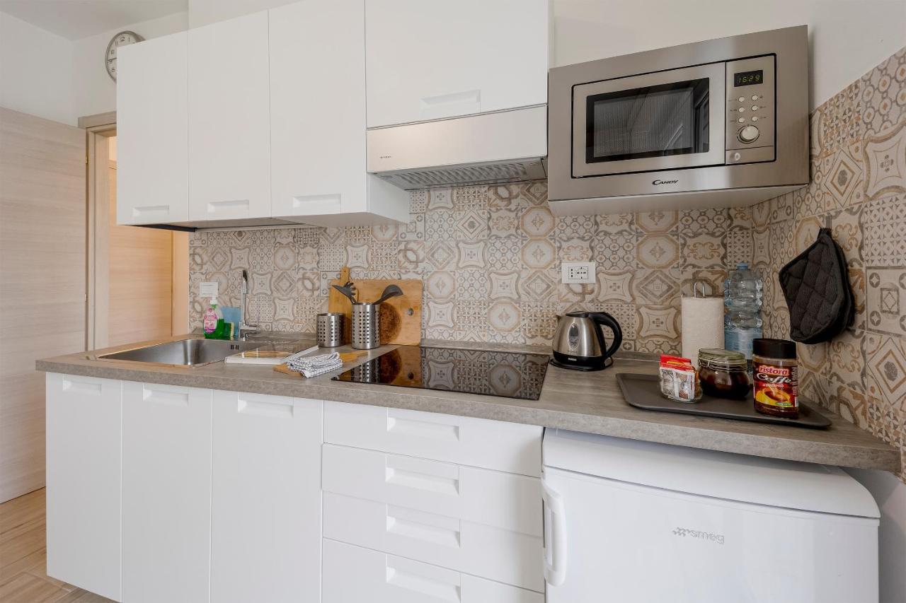 Il Gattino Di Porto - Apt 5 - Bilocale Terrazzo Piscina 因佩里亚 外观 照片